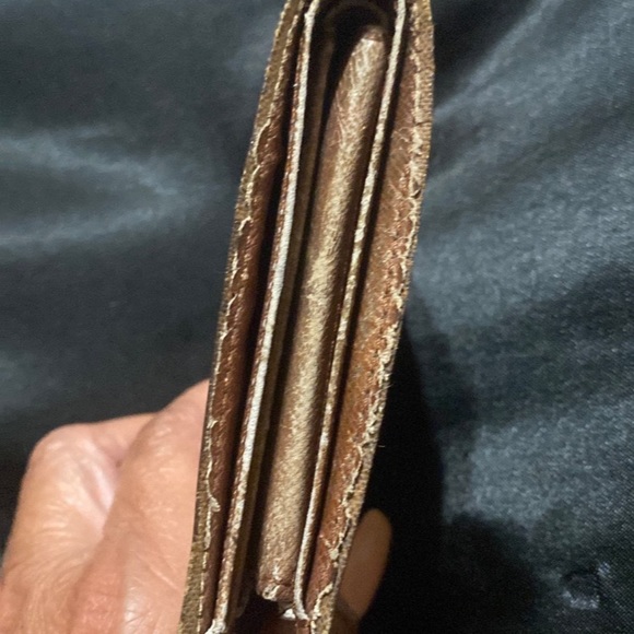 LV Mens Wallet - Picture 9 of 9